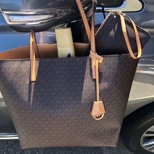 Michael Kors Tote